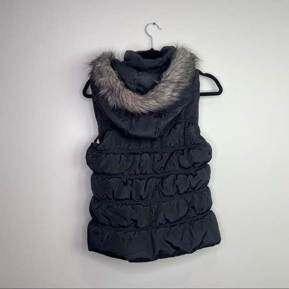 Black Puffer Vest Faux Fur Hood‎ Toggle Button Front Sleeveless Jacket - Picture 2 of 7